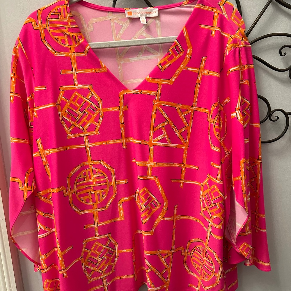 Jude Connally Hot Pink and Gold Geometric V-Neck Top